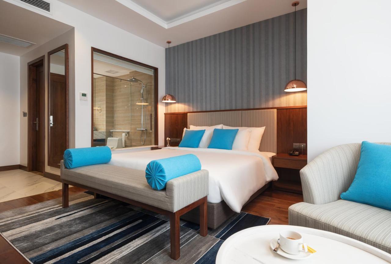 Hotel D'lecia Ha Long