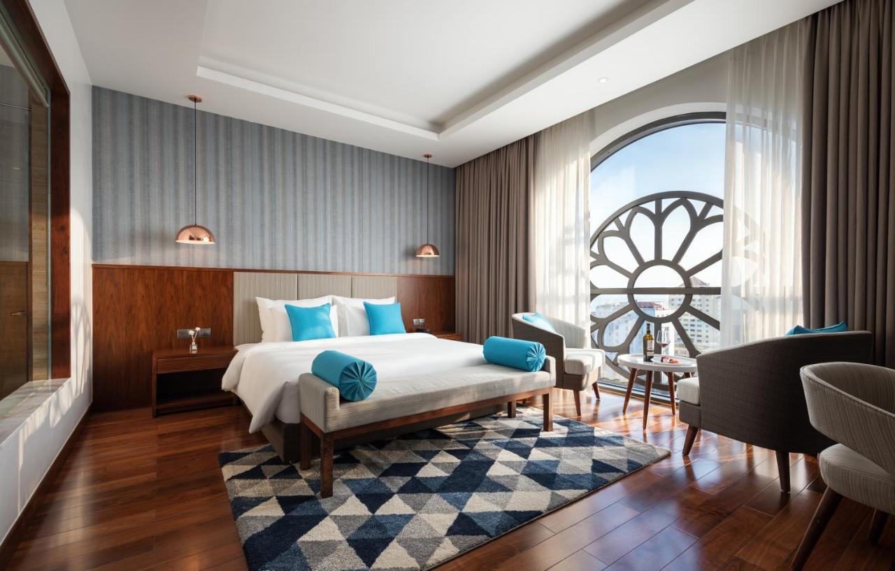Hotel D'lecia Ha Long